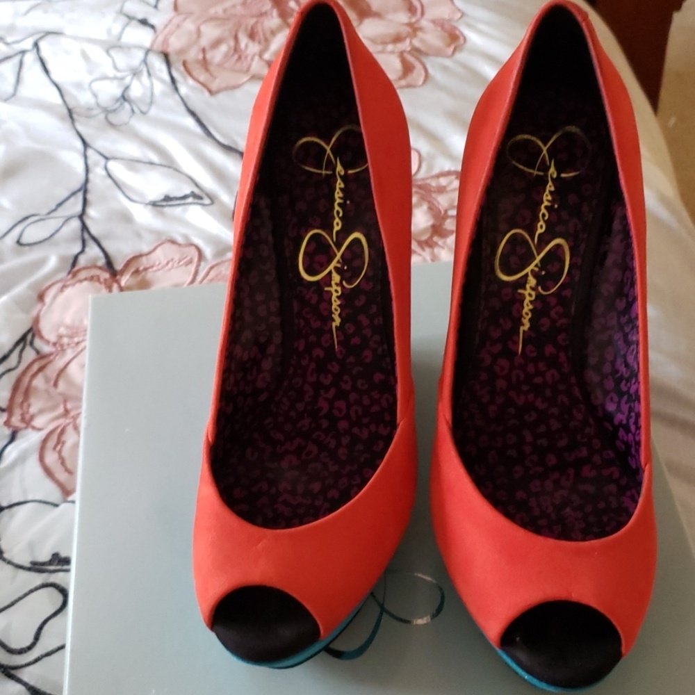Shoes - Picture 2 of 3